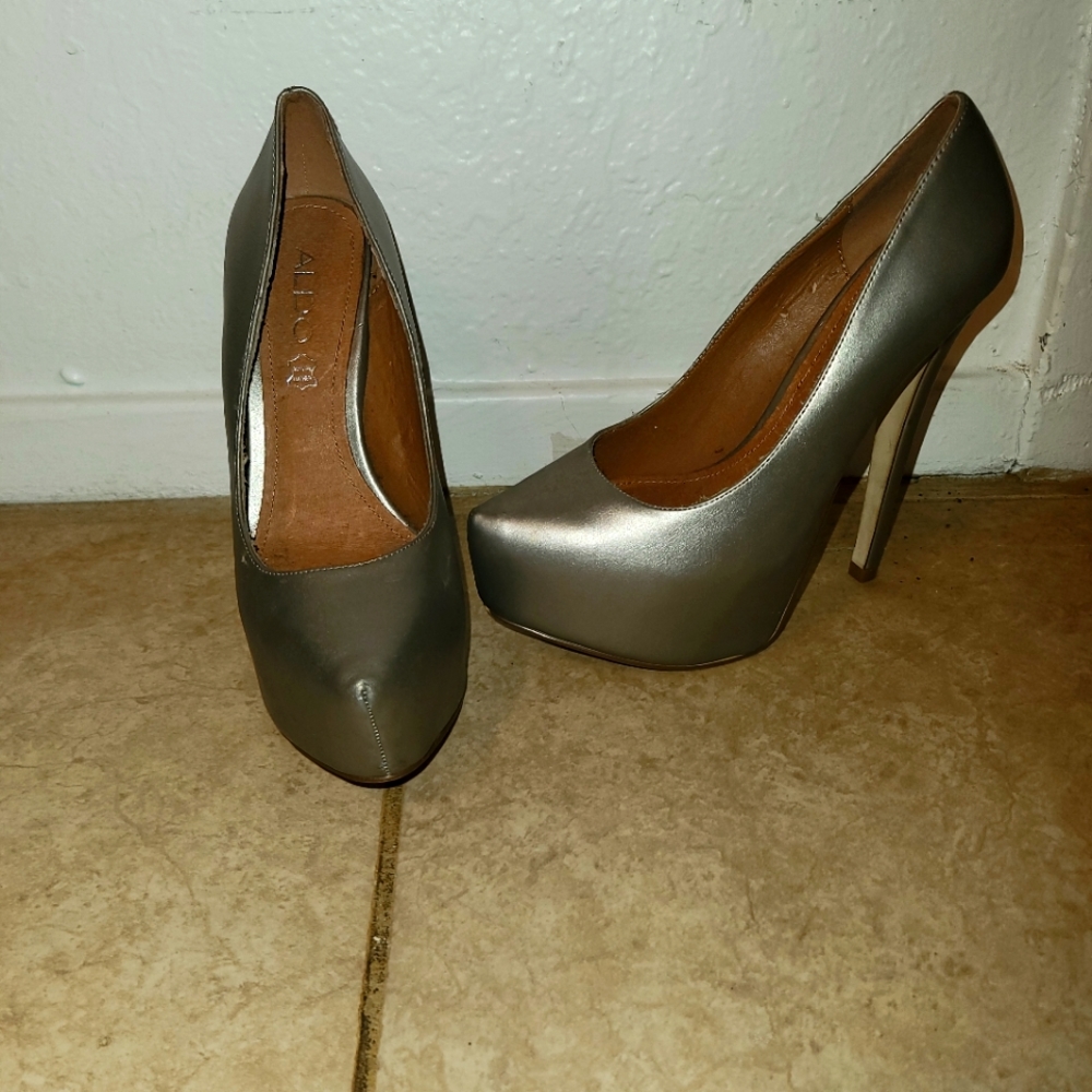 Gray Heels size 5.5